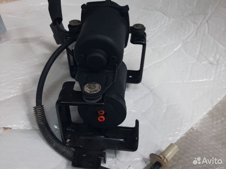 Компрессор пневмоподвески infiniti qx56