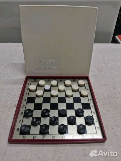 Шашки магнитные дорожные СССР (Ч)