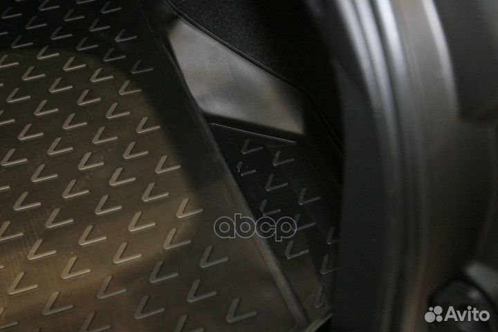 Коврик автомобильный резиновый в багажник lexus