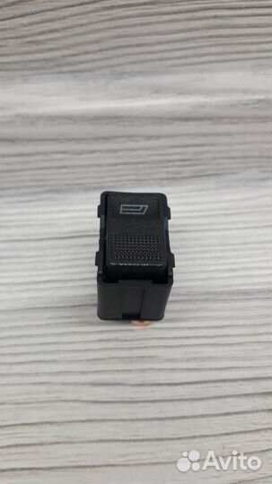 Кнопка стеклоподъемника audi 80 90 100 A6