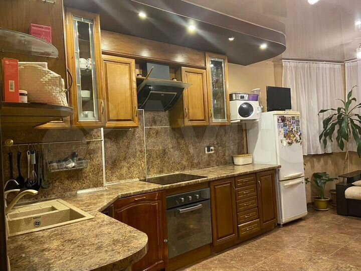 3-к. квартира, 87 м², 5/9 эт.