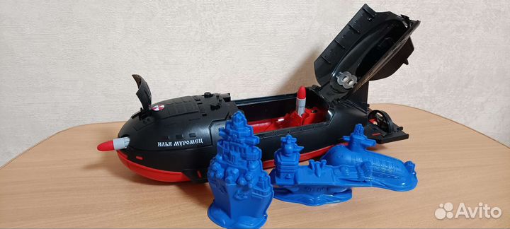 Подводная лодка игрушка
