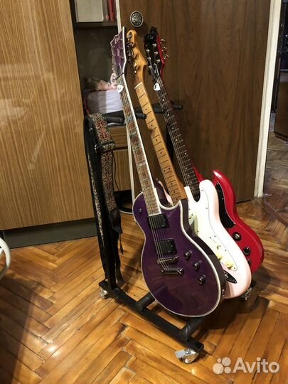 Гитарная стойка-тележка