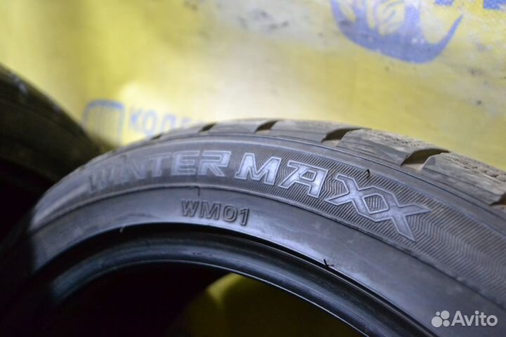 Dunlop Winter Maxx WM01 215/45 R17