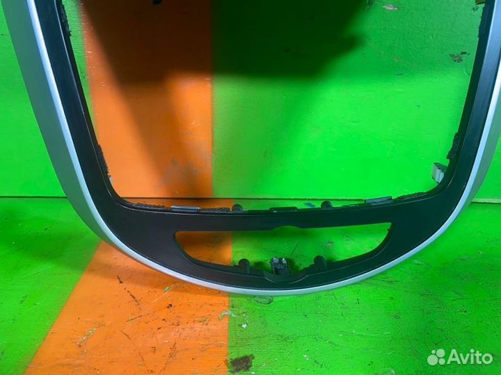 Накладка центральная в торпедо Hyundai Solaris