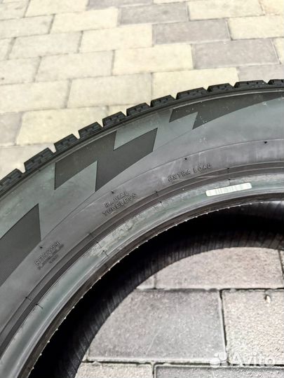 Pirelli Ice Zero 255/55 R19