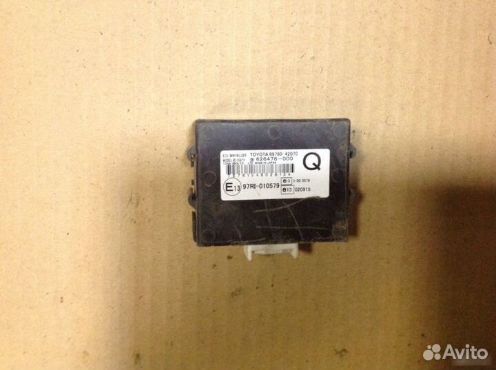 Блок / иммобилайзера Toyota Rav4 2.0