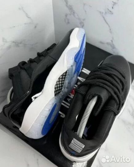 Nike air jordan 11 low space jam