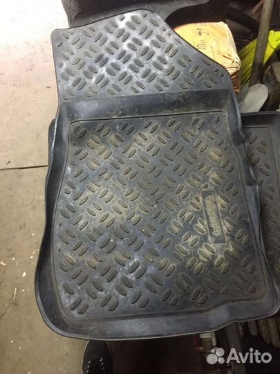 Коврики на LADA largus