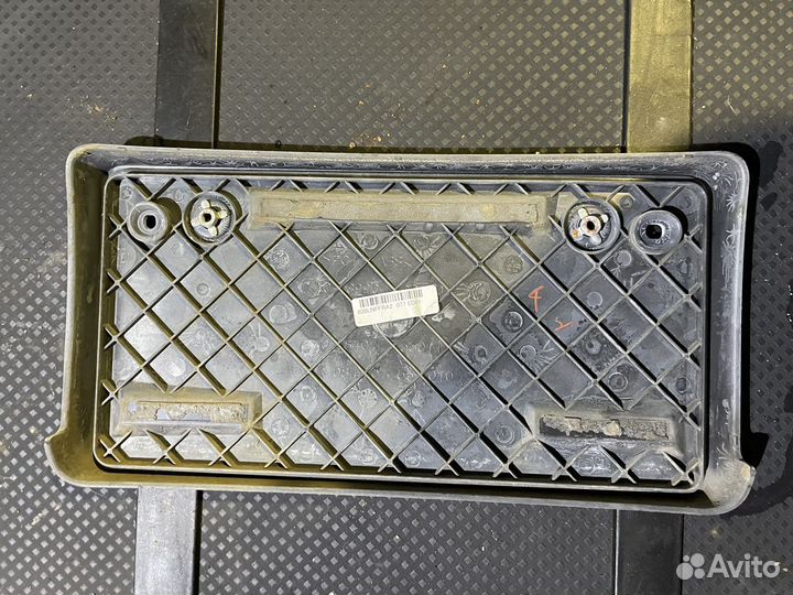 Рамка под номерной знак Lexus IS250