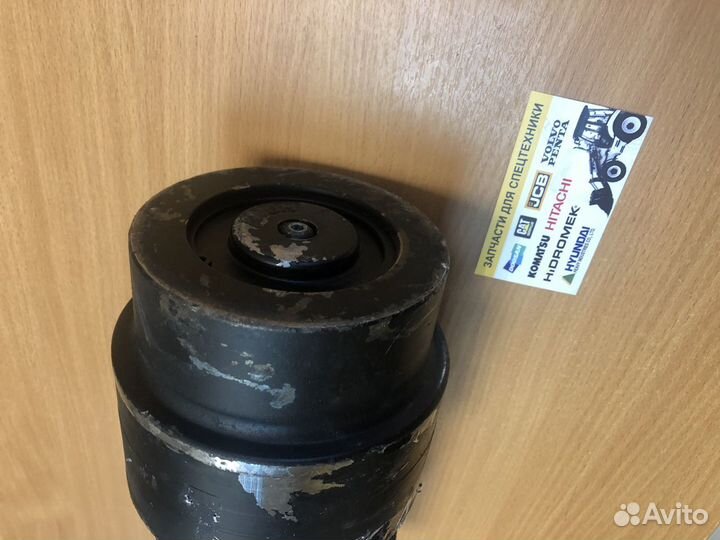 Каток поддерживающий hitachi 9302198