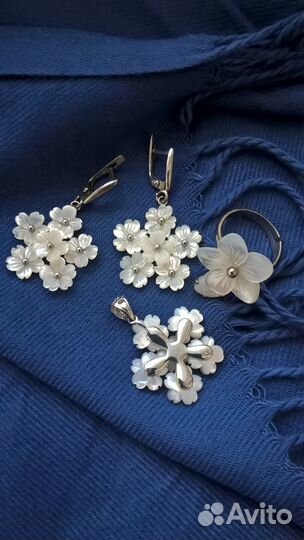 Комлект серебро с перламутром новый