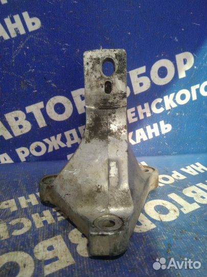 Кронштейн опоры двигателя Honda Vigor седан G25A