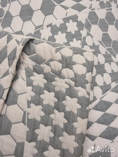 Покрывало на кровать +наволочки