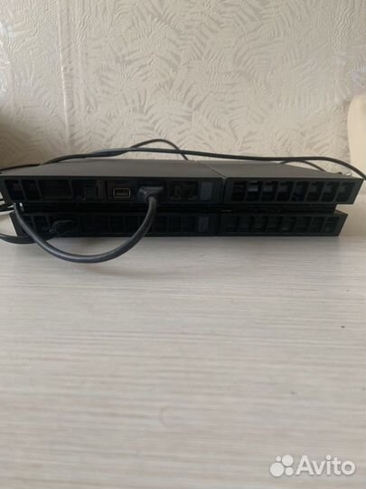 Игровая приставка ps4