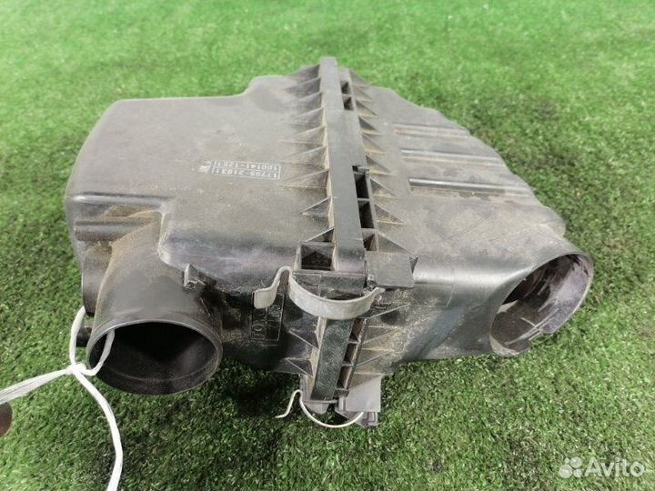 Корпус воздушного фильтра Toyota Sienta NCP81