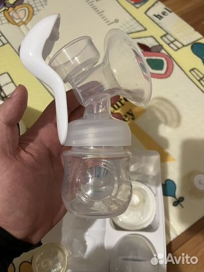 Молокоотсос ручной с бутылочкой Philips Natural