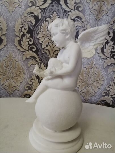 Статуэтка Ангел на шаре