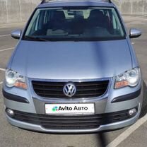 Volkswagen Touran 1.6 MT, 2010, 170 000 км, с пробегом, цена 940 000 руб.