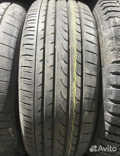 Yokohama BluEarth RV-02 215/60 R17 96R