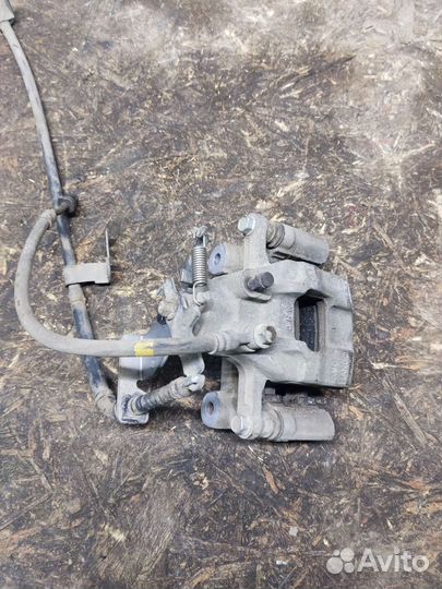 Суппорт задний правый Kia Sorento 4 MQ