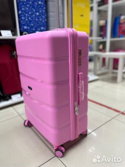 Чемодан 28 дюймов Mironpan розовый из полипропилена (м92)