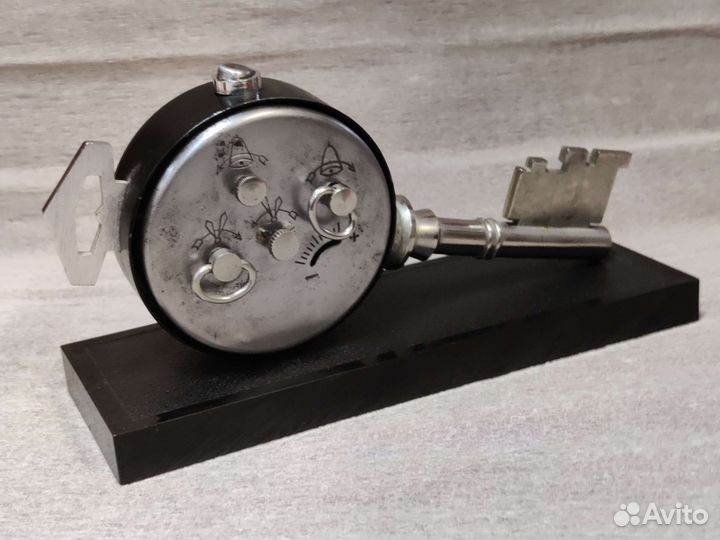 Красивые часы Ключ. Москва. Олимпиада 80