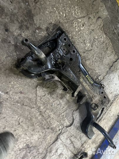 Подрамник балка передняя Mazda Verisa Demio