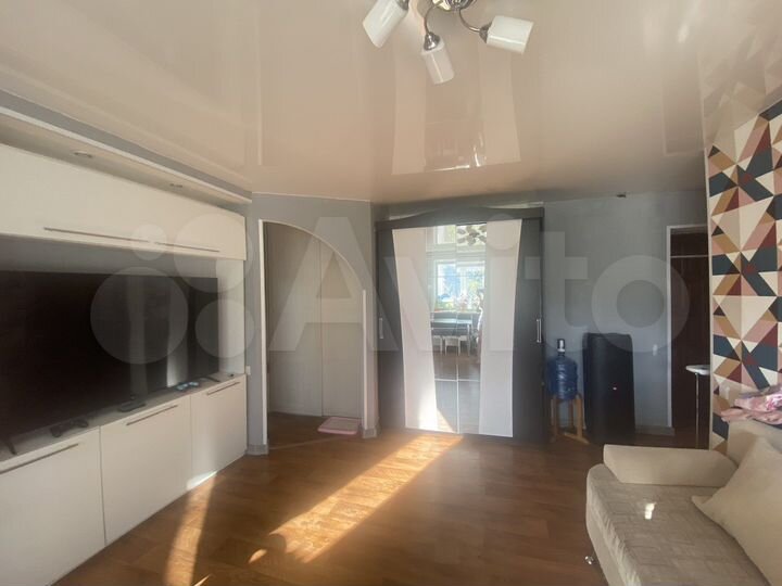 3-к. квартира, 56 м², 3/5 эт.