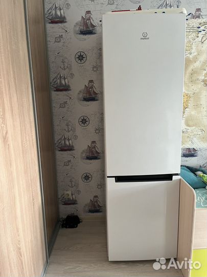 Холодильник indesit