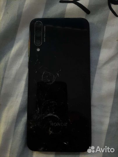 Телефон Honor 30i 4/128Gb