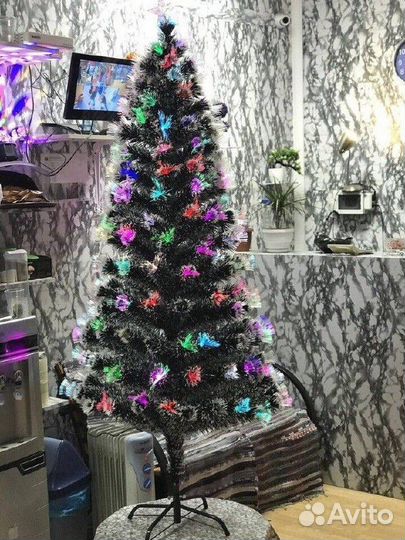 Елка искусственная светящаяся 210 см