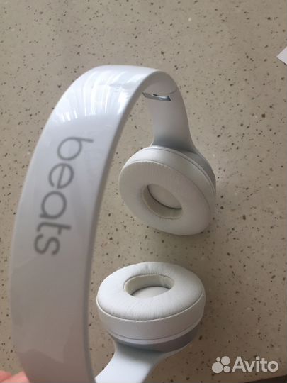 Продам оригинальные наушники Beats Solo2 белого