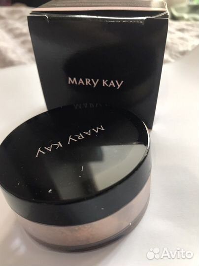 Шелковистая рассыпчатая беж пудра Mary Kay