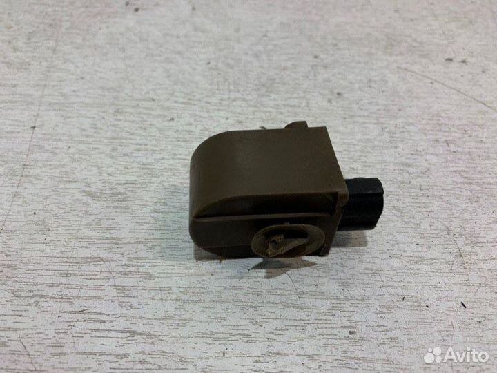 Датчик открытой двери Lexus Lx 3 2007