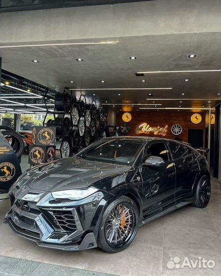 Кованые диски GT Forged R23 на Lamborghini Urus