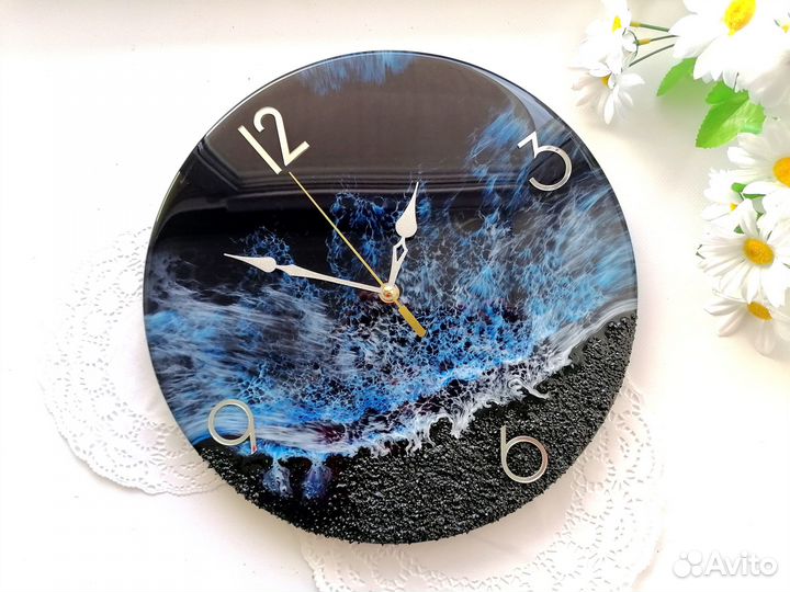 Часы из эпоксидной смолы ручной работы