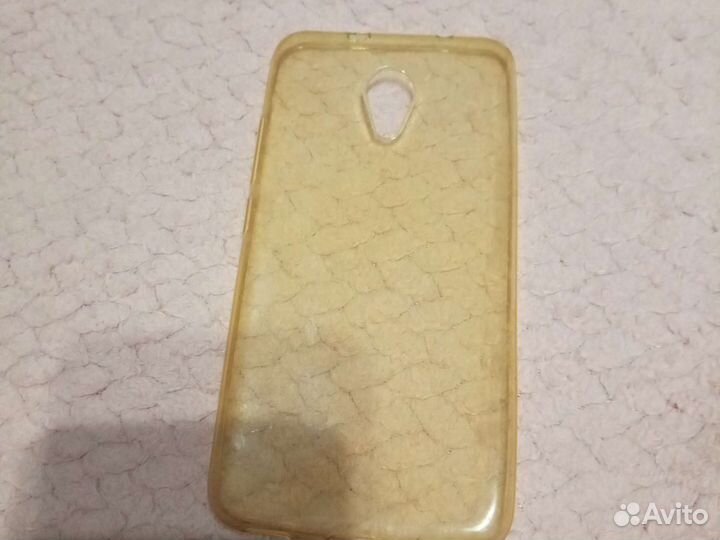 Чехлы на телефон