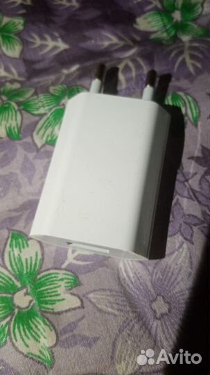 Зарядное устройство Apple - для iPhone и iPod