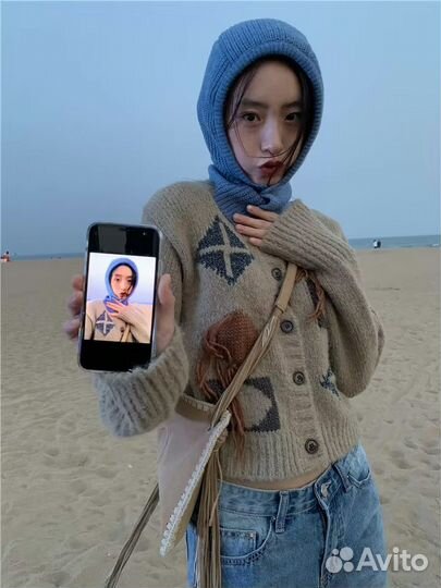 Капор вязаный голубой