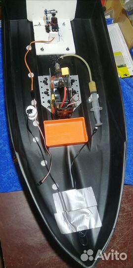 Прикормочный кораблик с gps