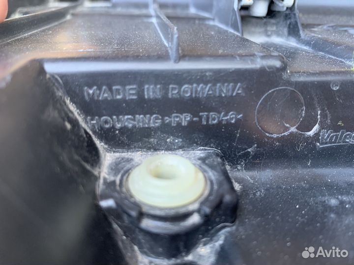 Передняя правая фара Volkswagen Transporter T6