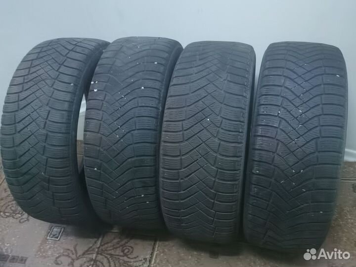 Pirelli Ice Zero 215/50 R17