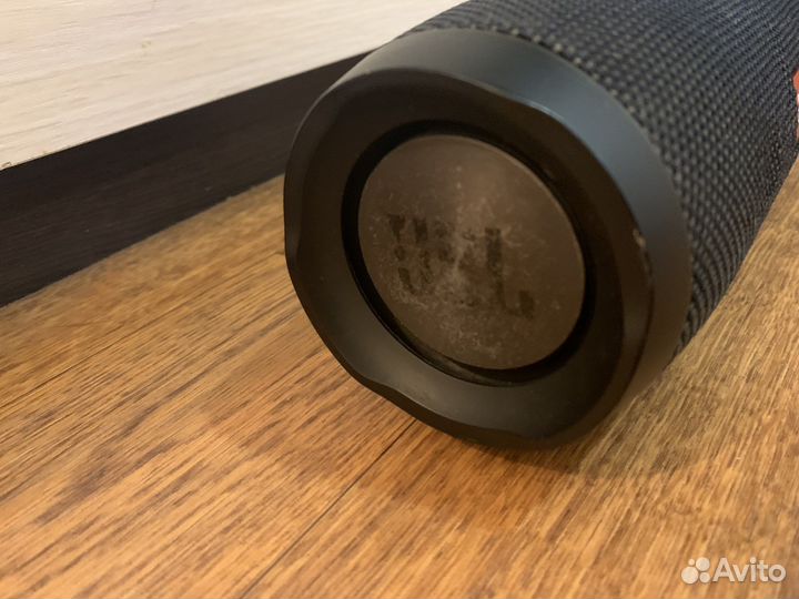 Портативная колонка JBL Charge 3