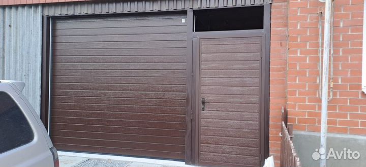 Секционные гаражные ворота Alutech