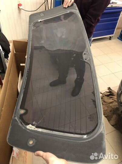 Заднее стекло Kia Sorento 1