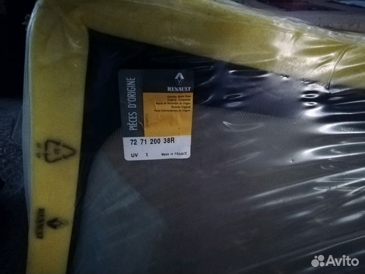 Стекло лобовое Renault Megane 3 под датчик дождя