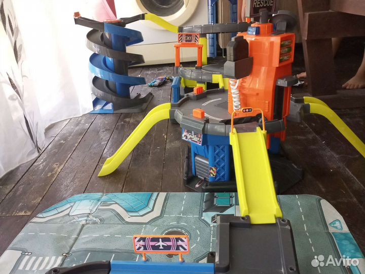 Игрушечная парковка ELC