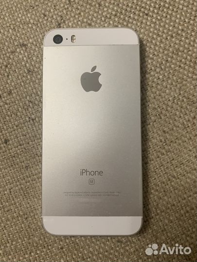 Телефон iPhone SE 2016