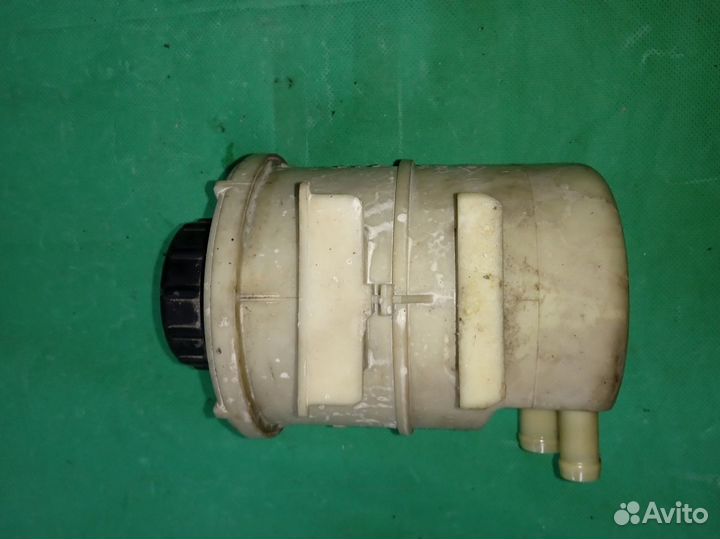 Renault Sandero l бачок гидроусилителя